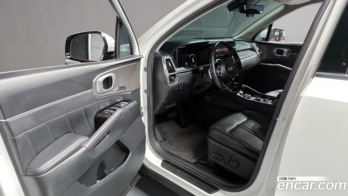 Kia Sorento — фото 10