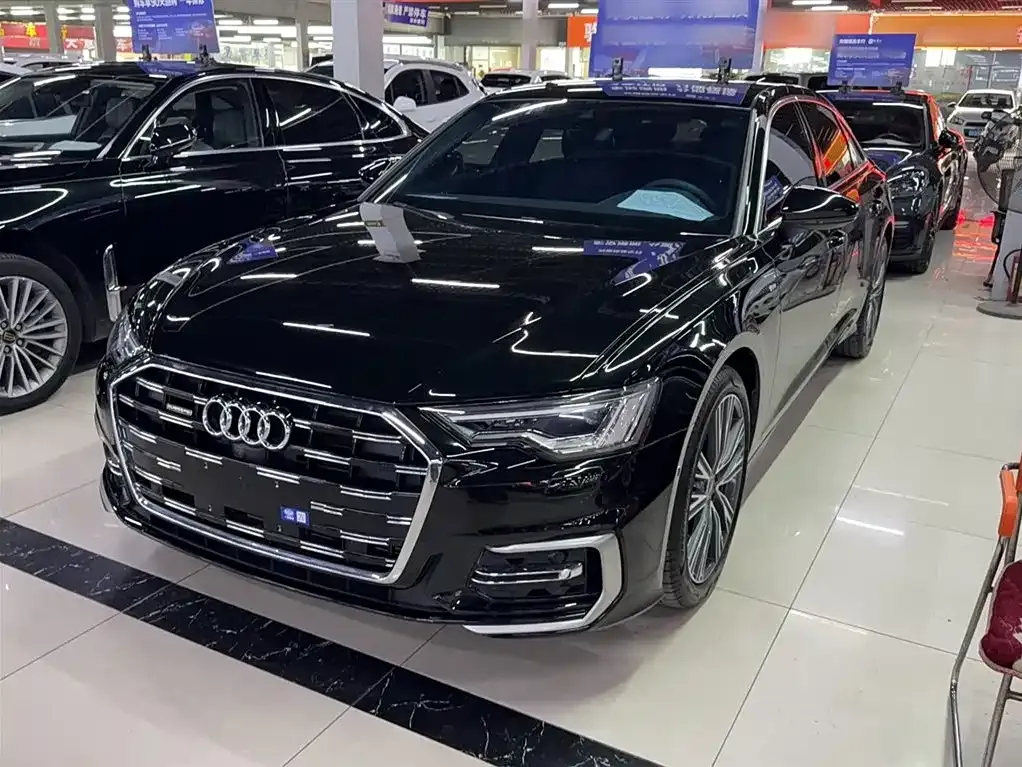 Audi A6L — фото 1