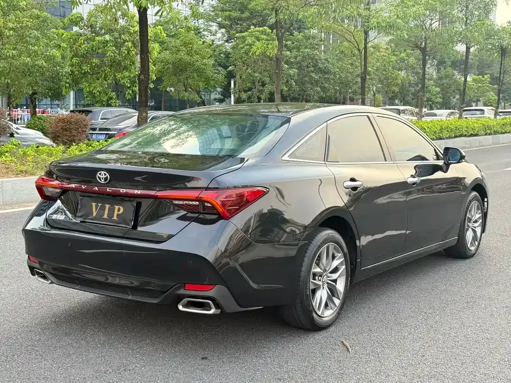 Toyota Avalon — фото 10