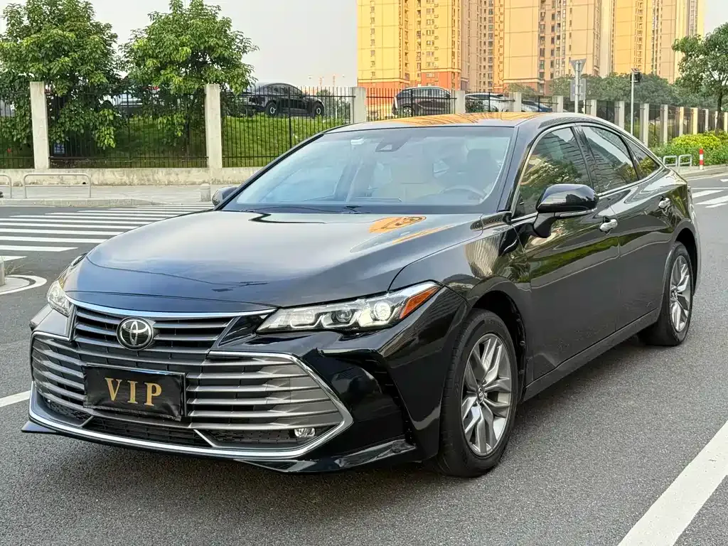 Toyota Avalon — фото 3