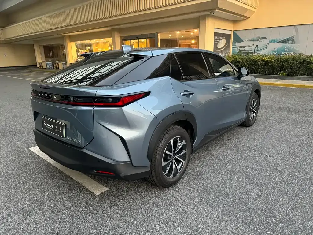 Lexus RZ — фото 5