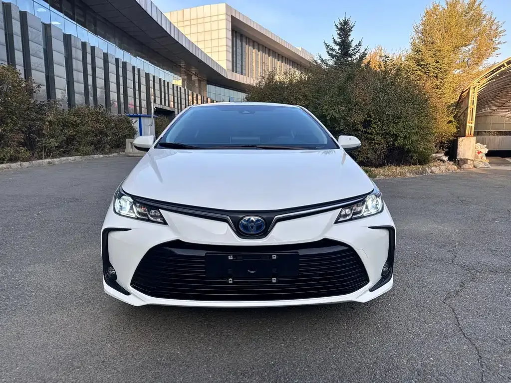 Toyota Corolla — фото 2