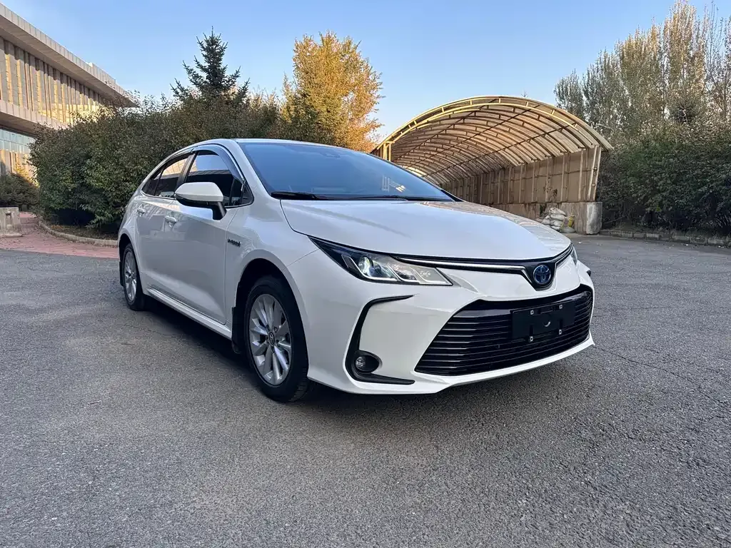 Toyota Corolla — фото 3