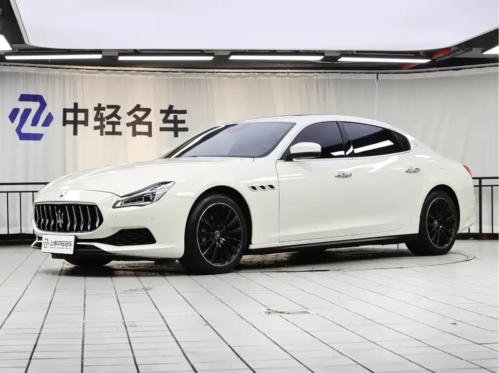 Maserati Quattroporte — фото 1