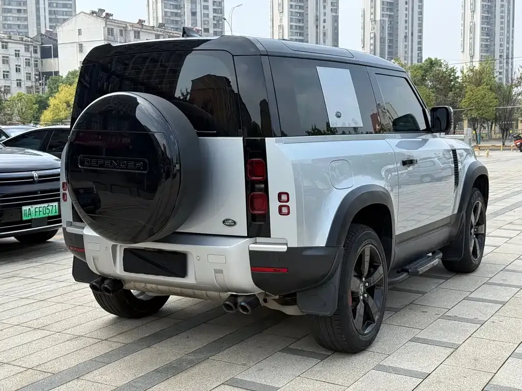 Land Rover Defender — фото 10