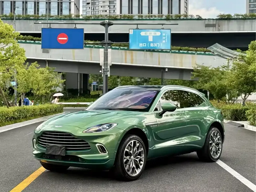 Aston Martin DBX — фото 2