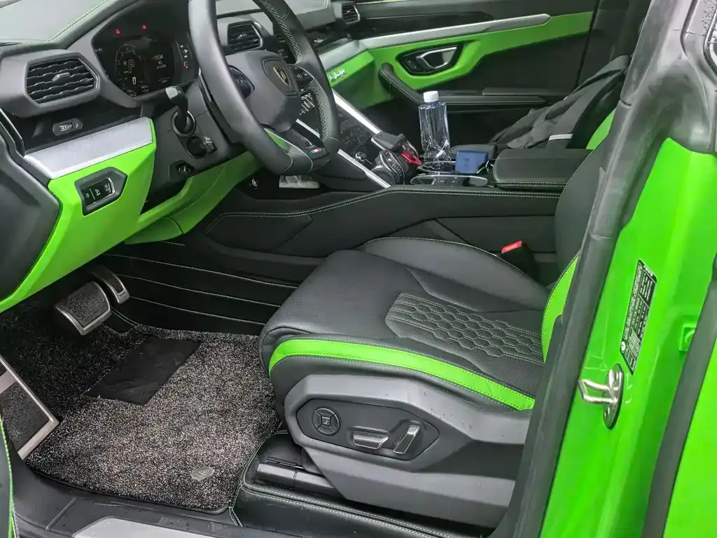 Lamborghini Urus — фото 5