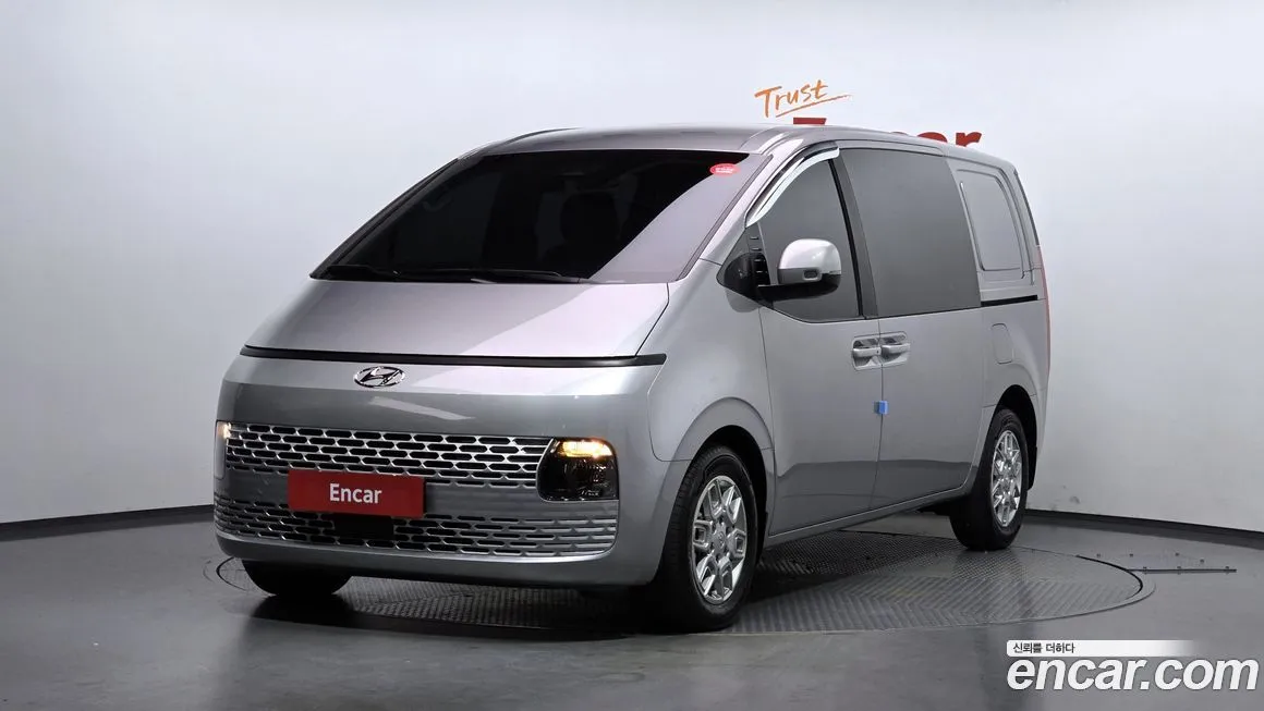 Hyundai Staria — фото 1
