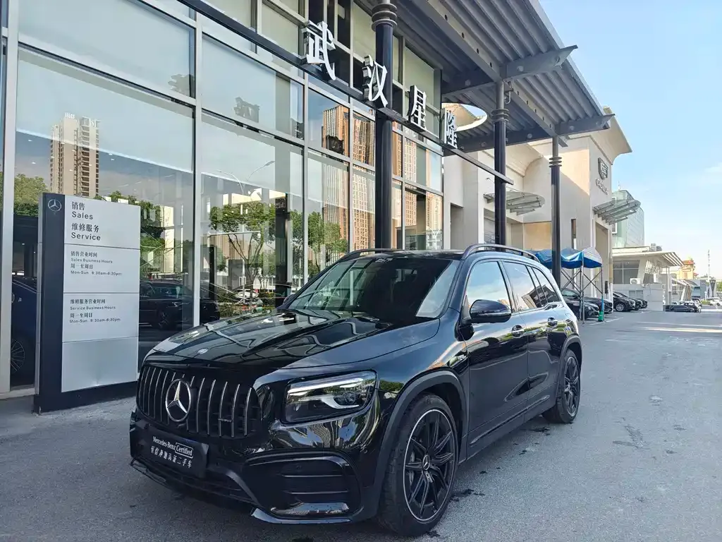 Mercedes-Benz GLB AMG — фото 1