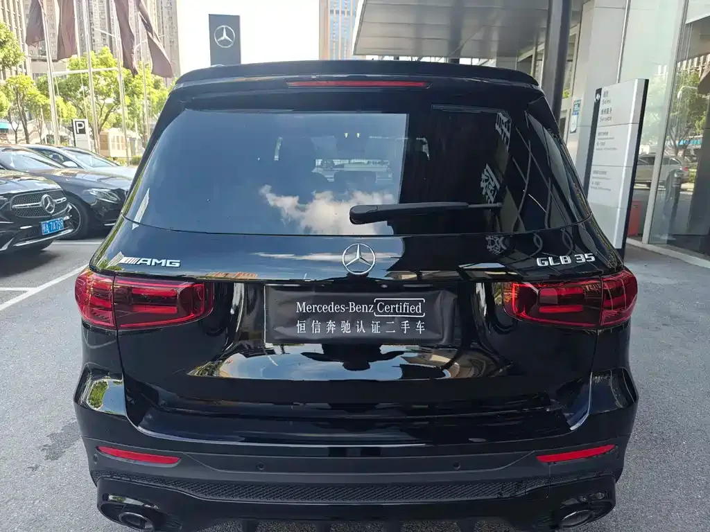 Mercedes-Benz GLB AMG — фото 10