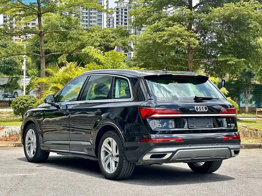 Audi Q7 — фото 5