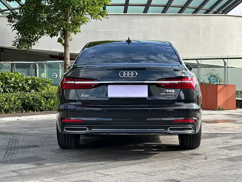 Audi A6L — фото 5