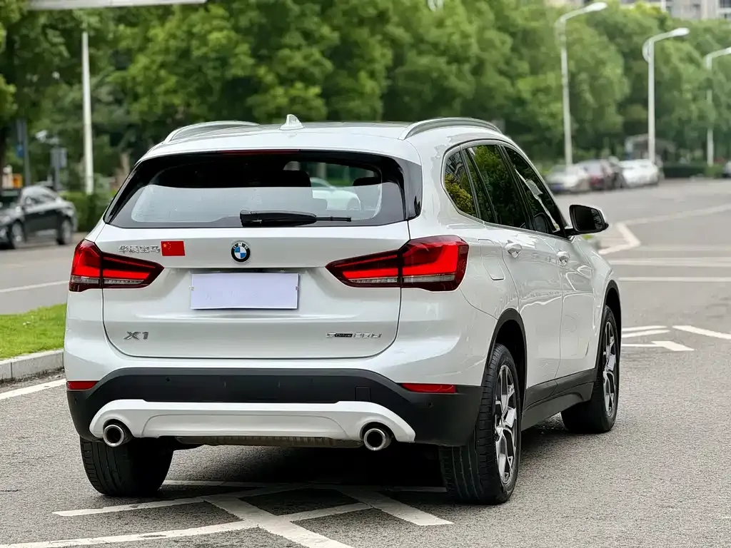 BMW X1 — фото 7