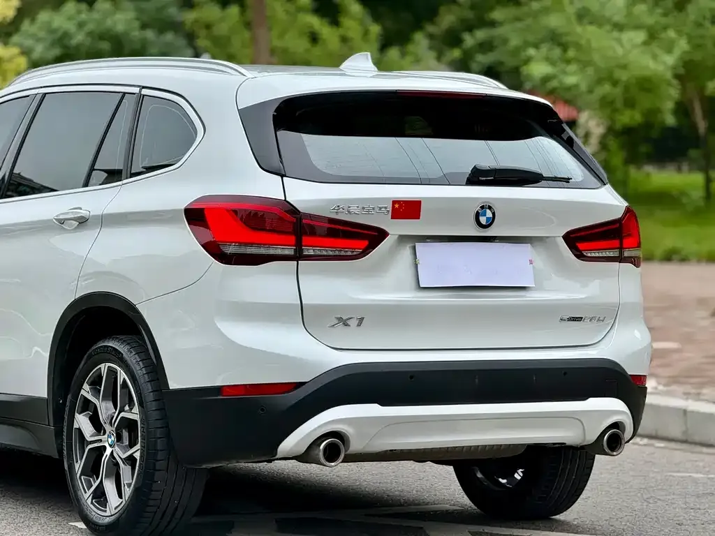 BMW X1 — фото 8