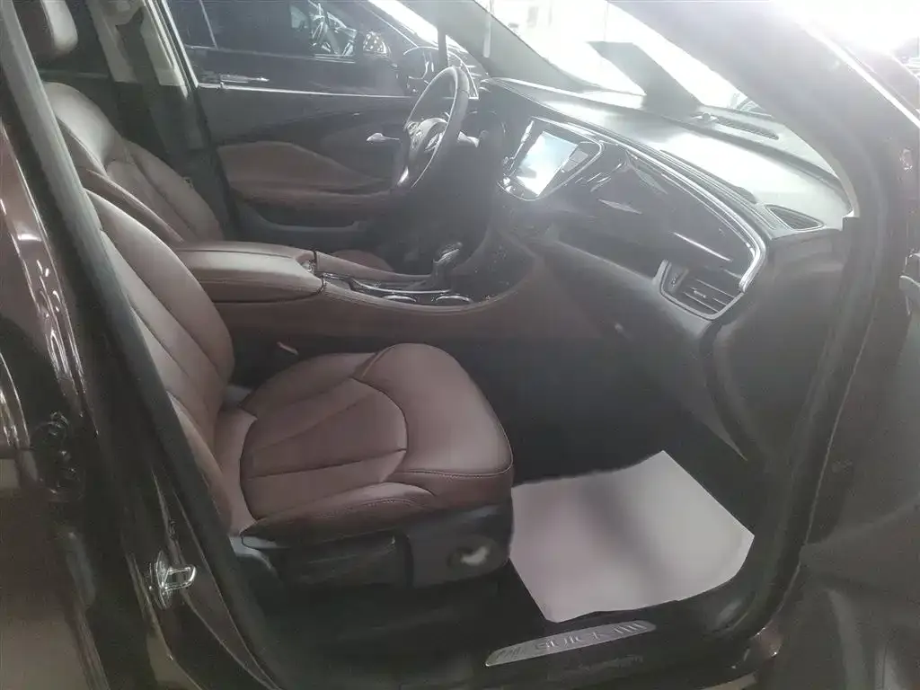 Buick Envision Plus — фото 9