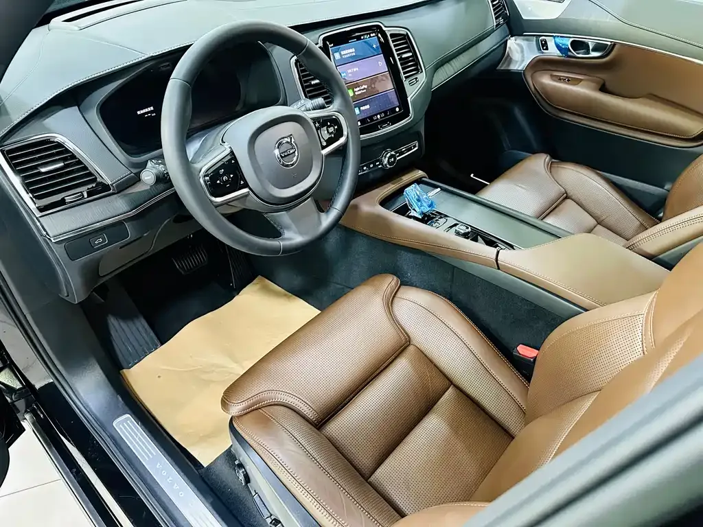 Volvo XC90 — фото 9