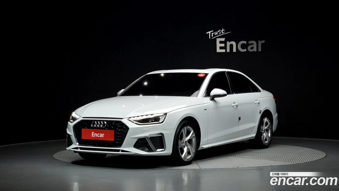 Audi A4 — фото 1