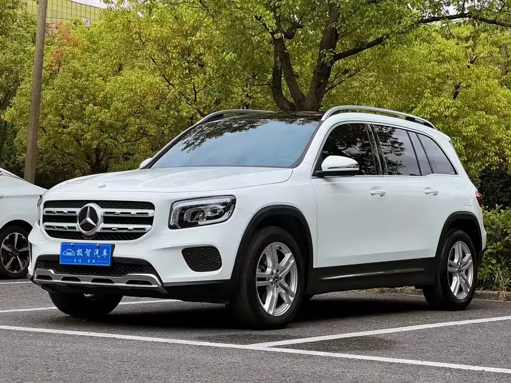 Mercedes-Benz GLB — фото 1