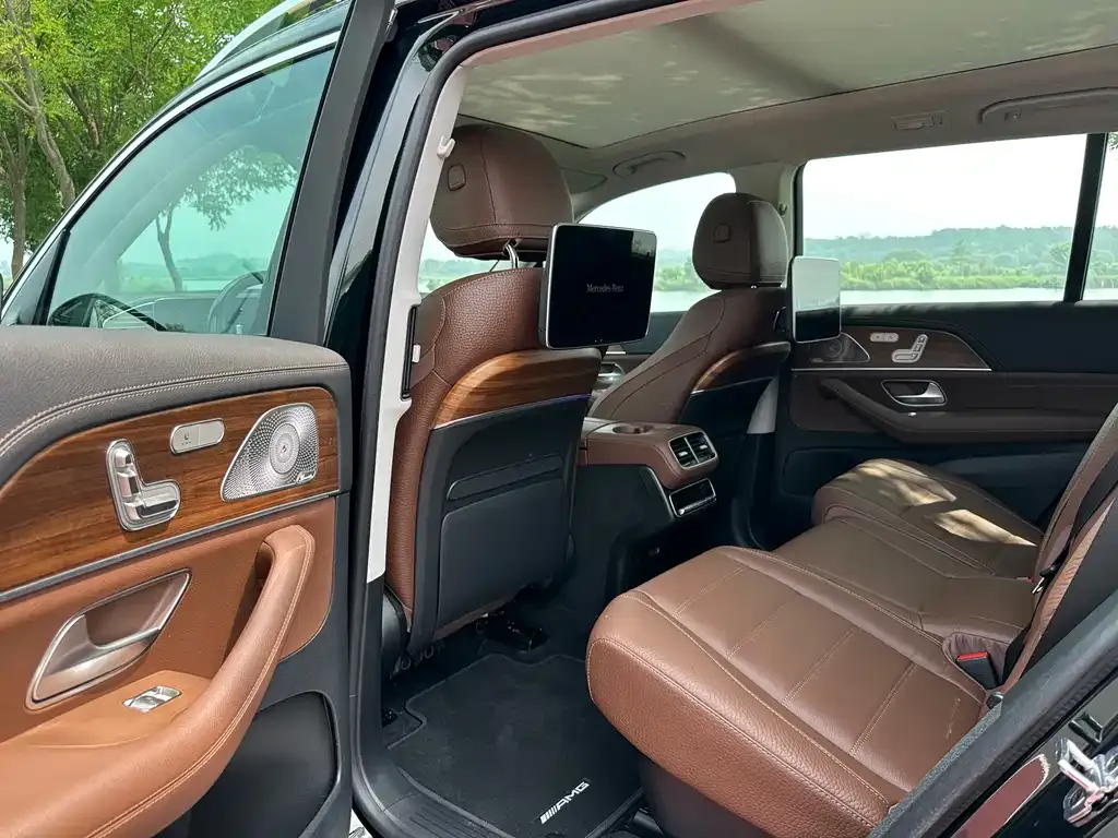 Mercedes-Benz GLS — фото 10