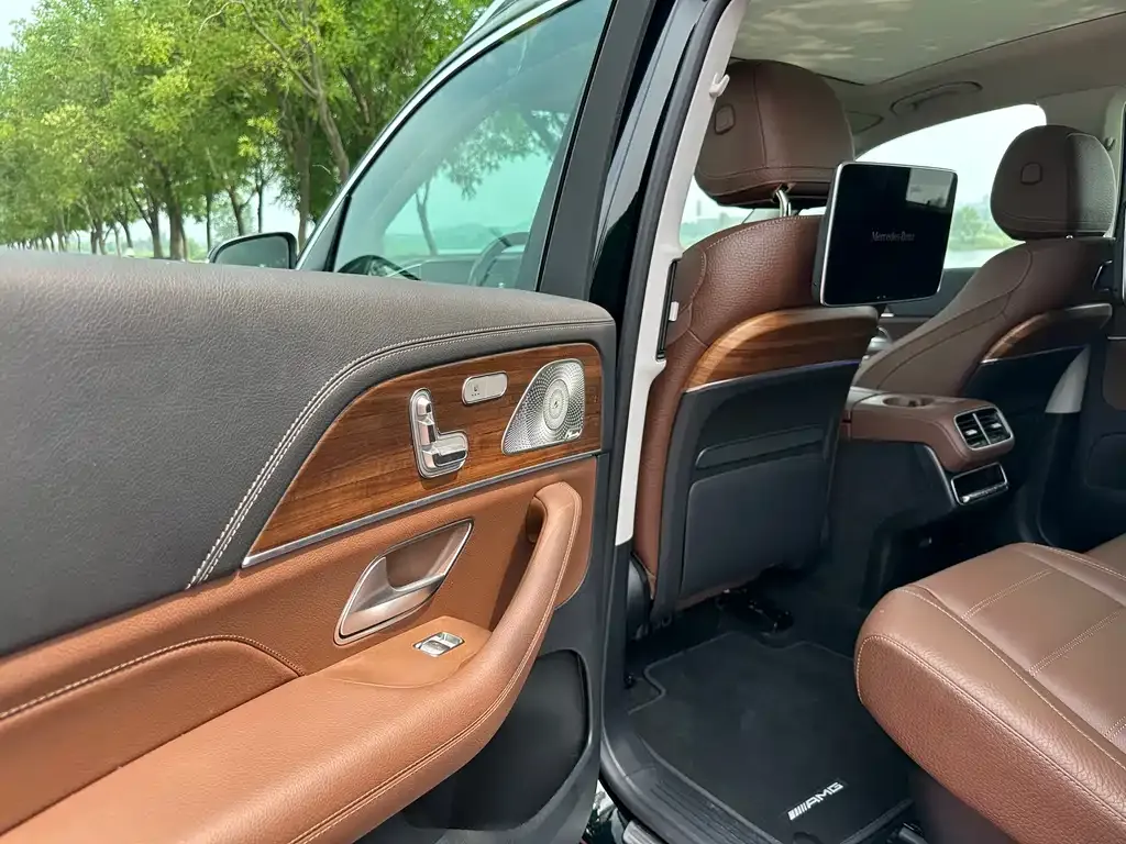 Mercedes-Benz GLS — фото 9