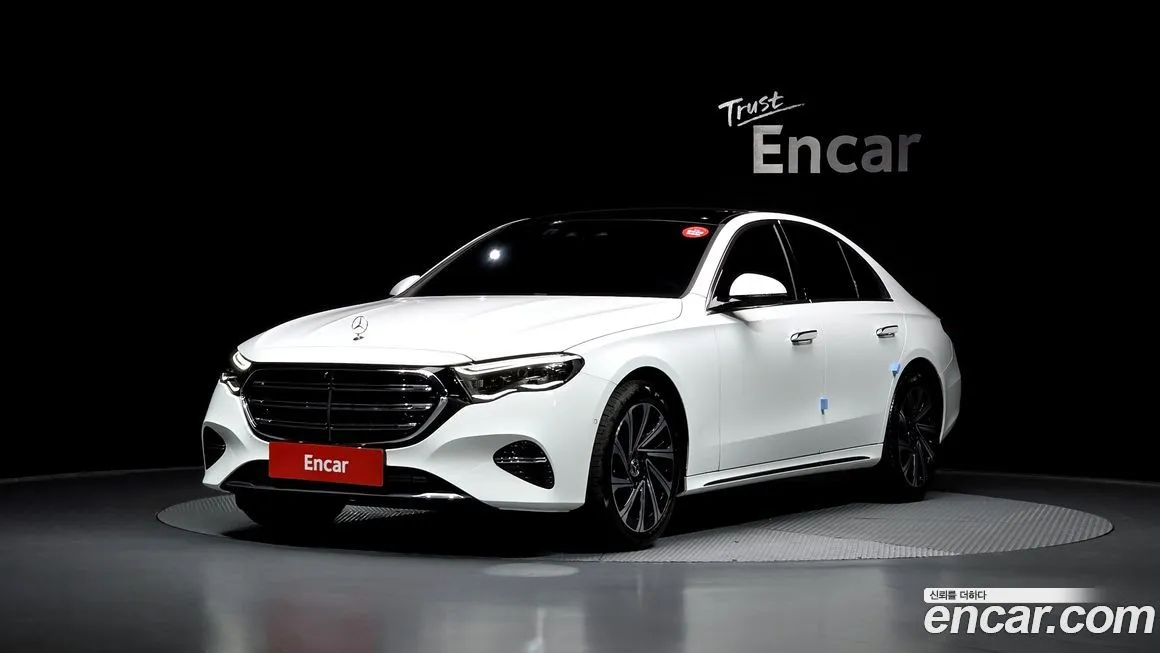 Mercedes-Benz E-Class — фото 1