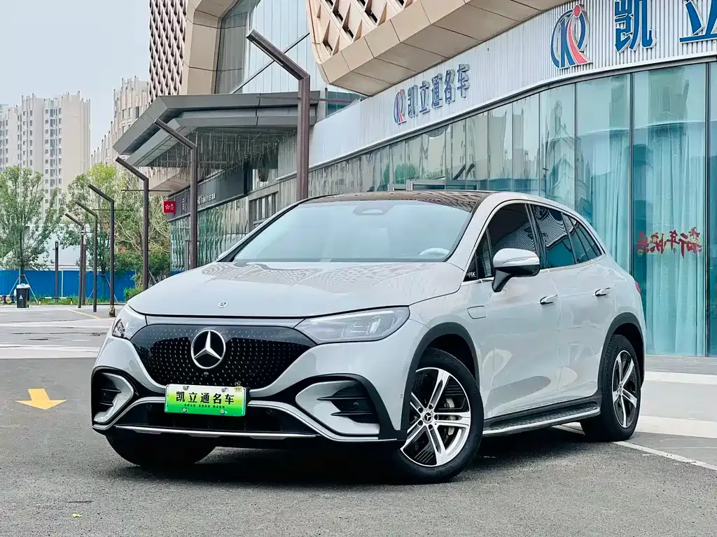 Mercedes-Benz EQE SUV — фото 1