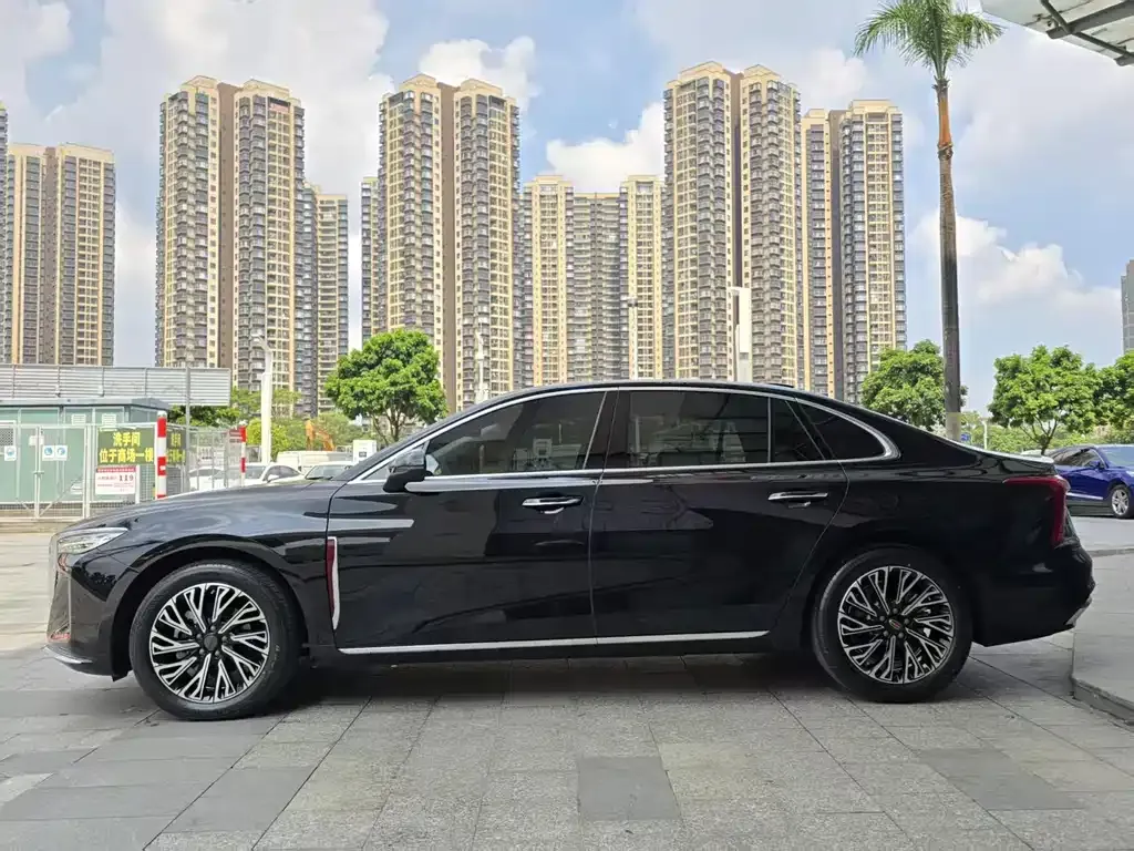 Hongqi H5 — фото 6