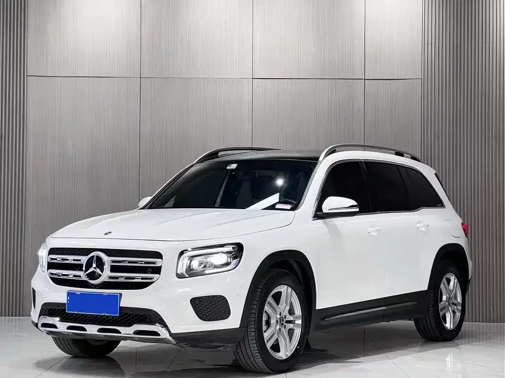 Mercedes-Benz GLB — фото 1