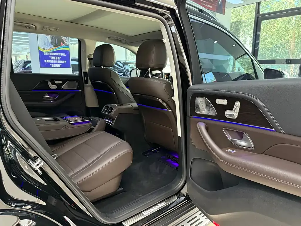 Mercedes-Benz GLS — фото 10