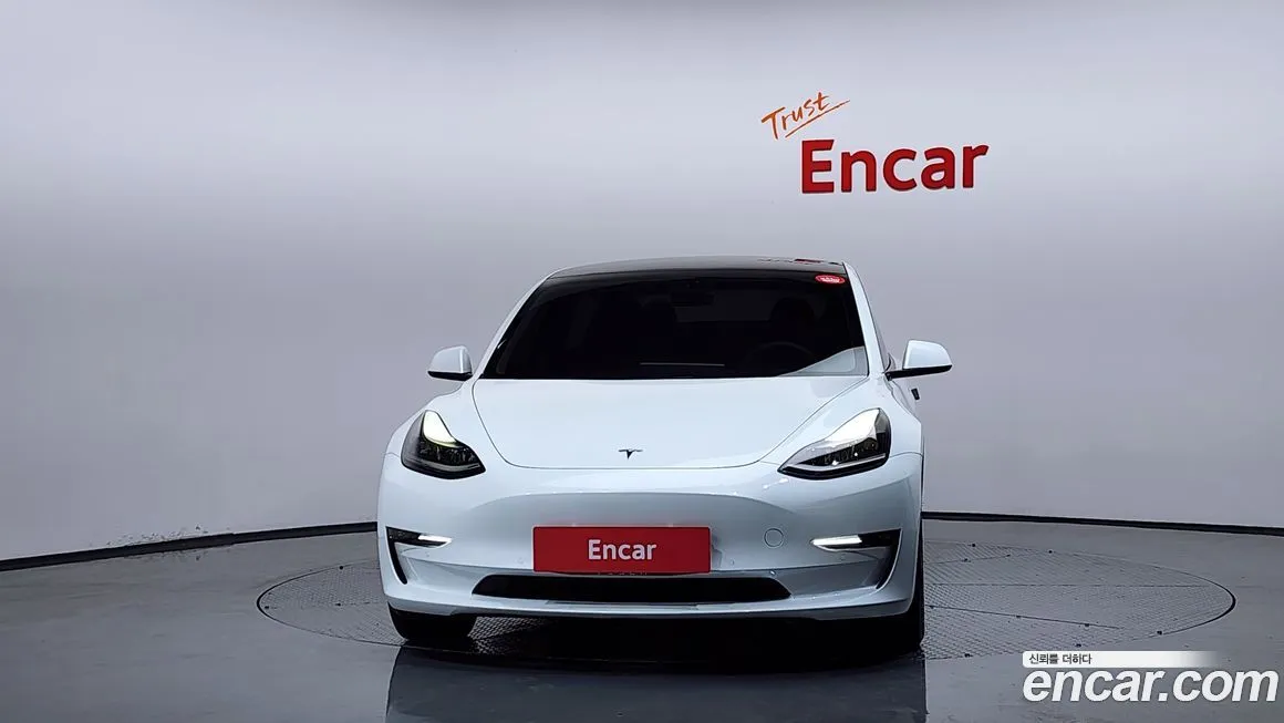 Tesla Model 3 — фото 3
