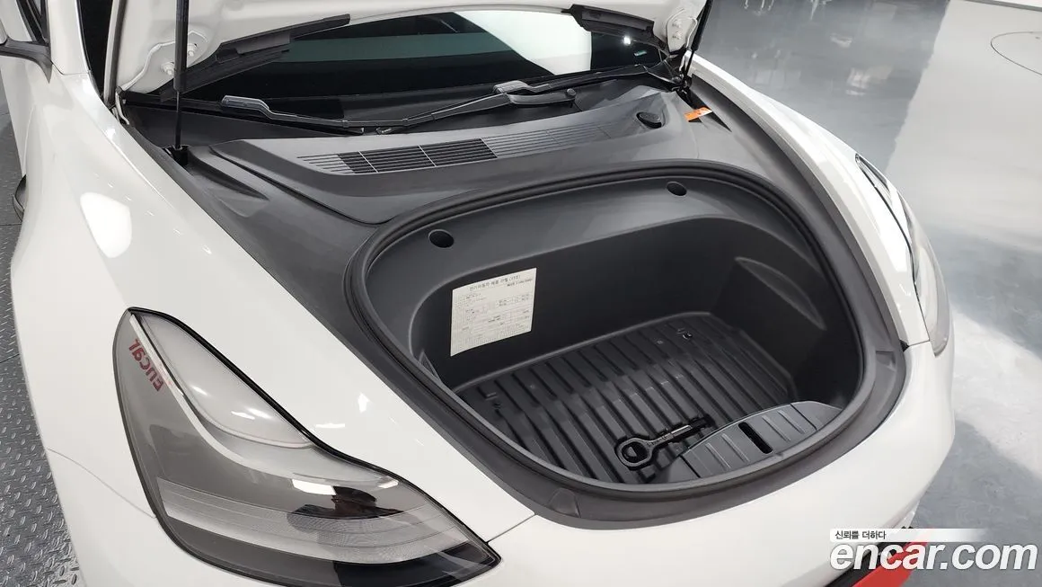 Tesla Model 3 — фото 6