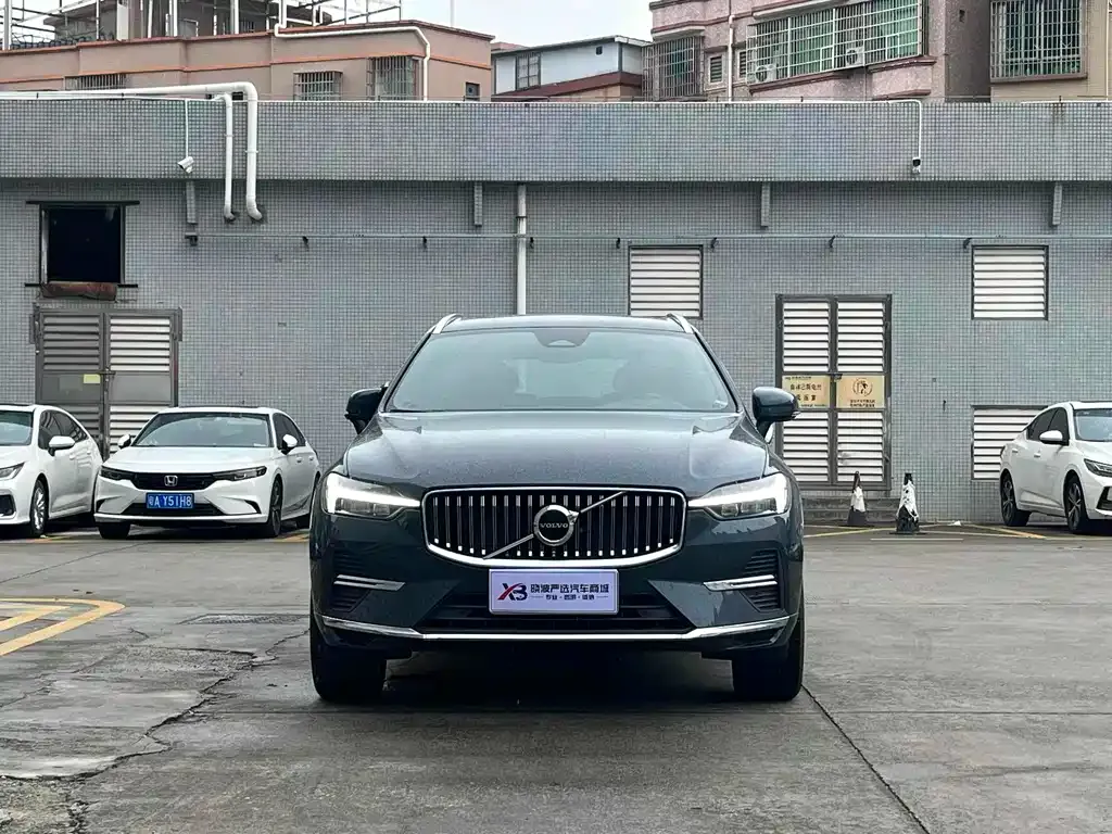 Volvo XC60 — фото 2
