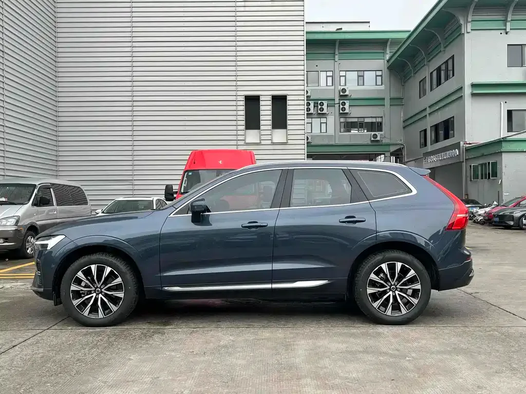 Volvo XC60 — фото 4