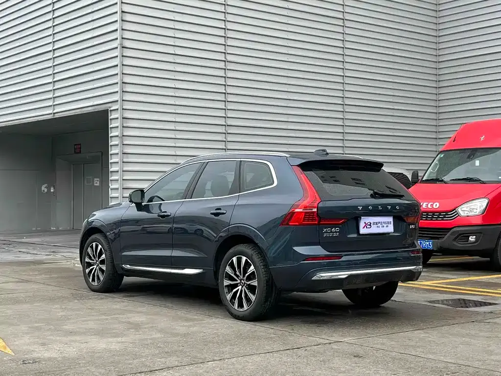 Volvo XC60 — фото 6