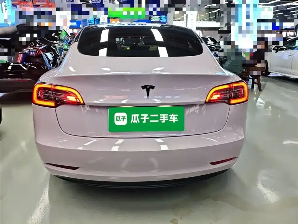 Tesla Model 3 — фото 6