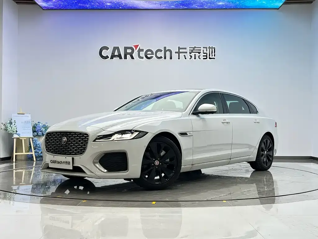 Jaguar XFL — фото 1