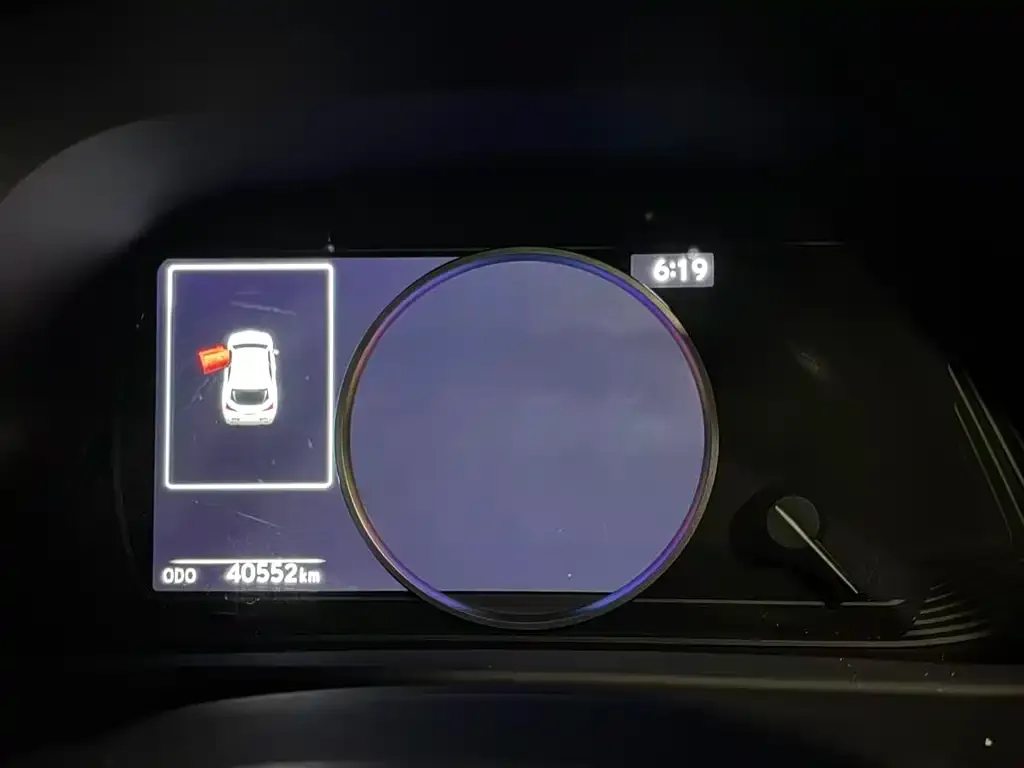 Lexus UX New Energy — фото 10