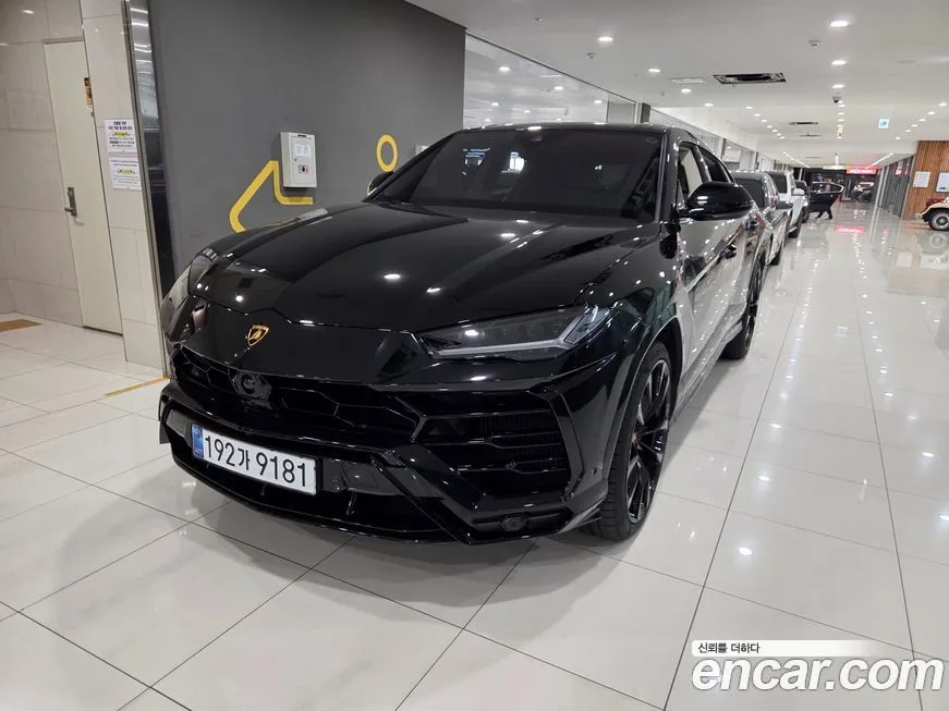 Lamborghini Urus — фото 1