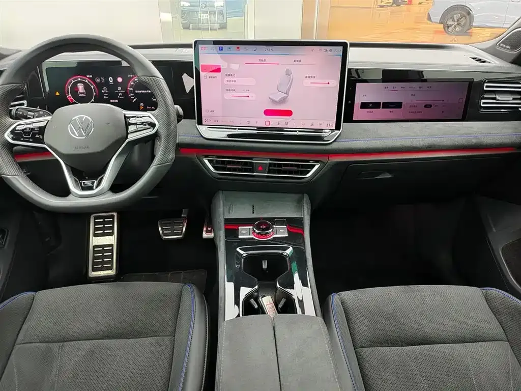 Volkswagen Tiguan L — фото 4