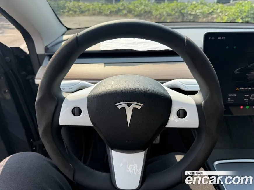 Tesla Model Y — фото 8
