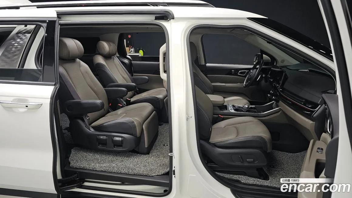 Kia Carnival — фото 10