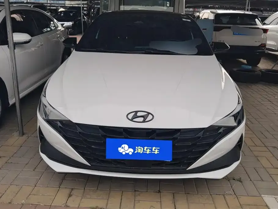 Hyundai Elantra — фото 2