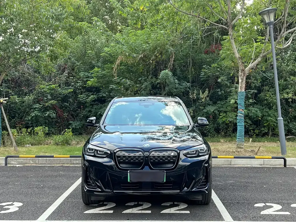 BMW iX3 — фото 2