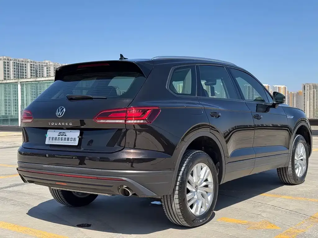 Volkswagen Touareg — фото 4