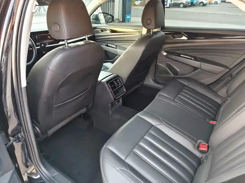 Volkswagen Passat — фото 9