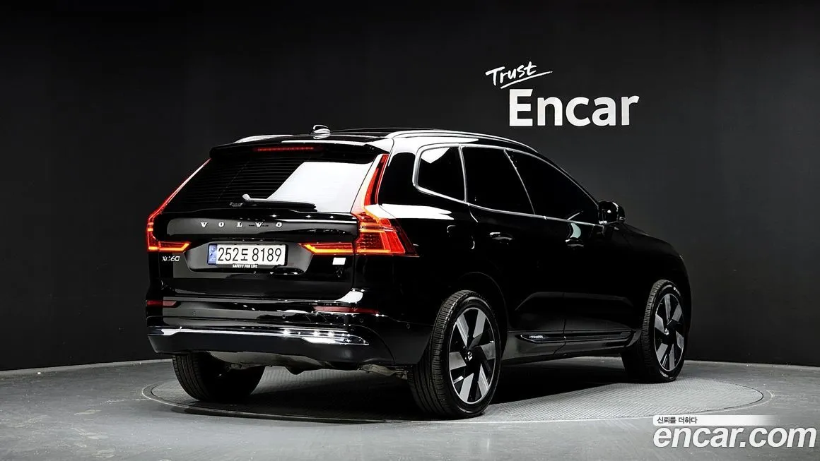 Volvo XC60 — фото 2