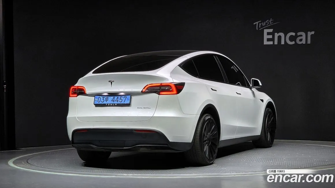 Tesla Model Y — фото 2