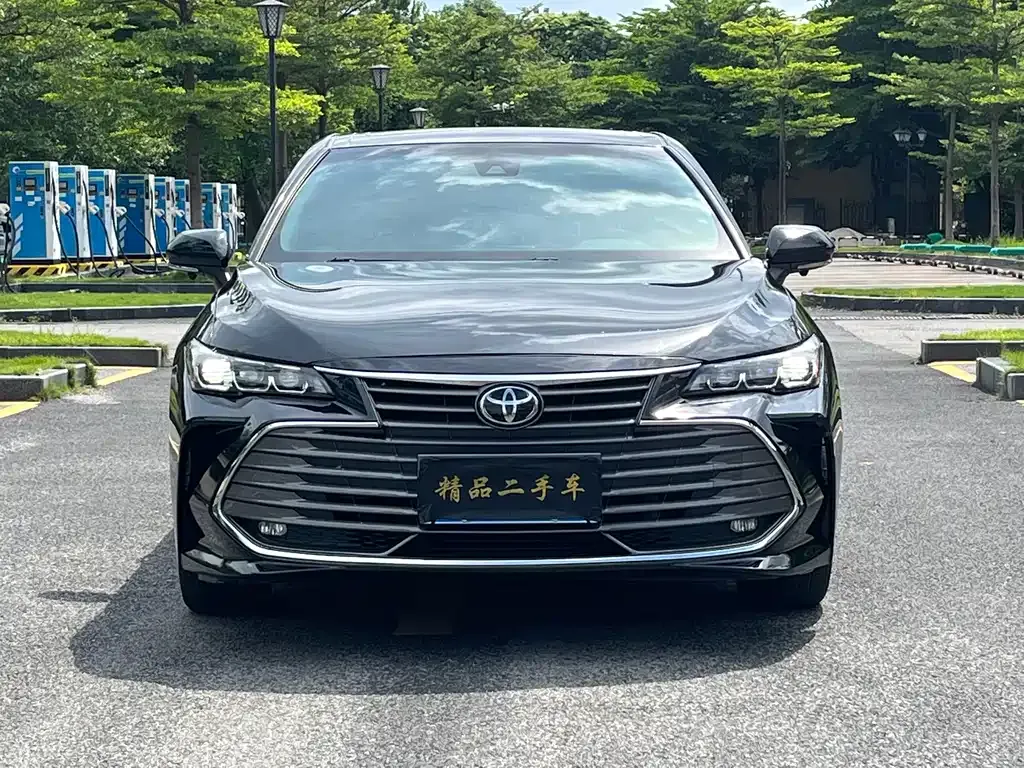 Toyota Avalon — фото 2
