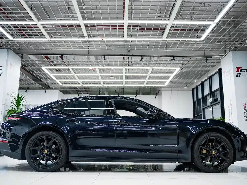 Porsche Panamera — фото 6