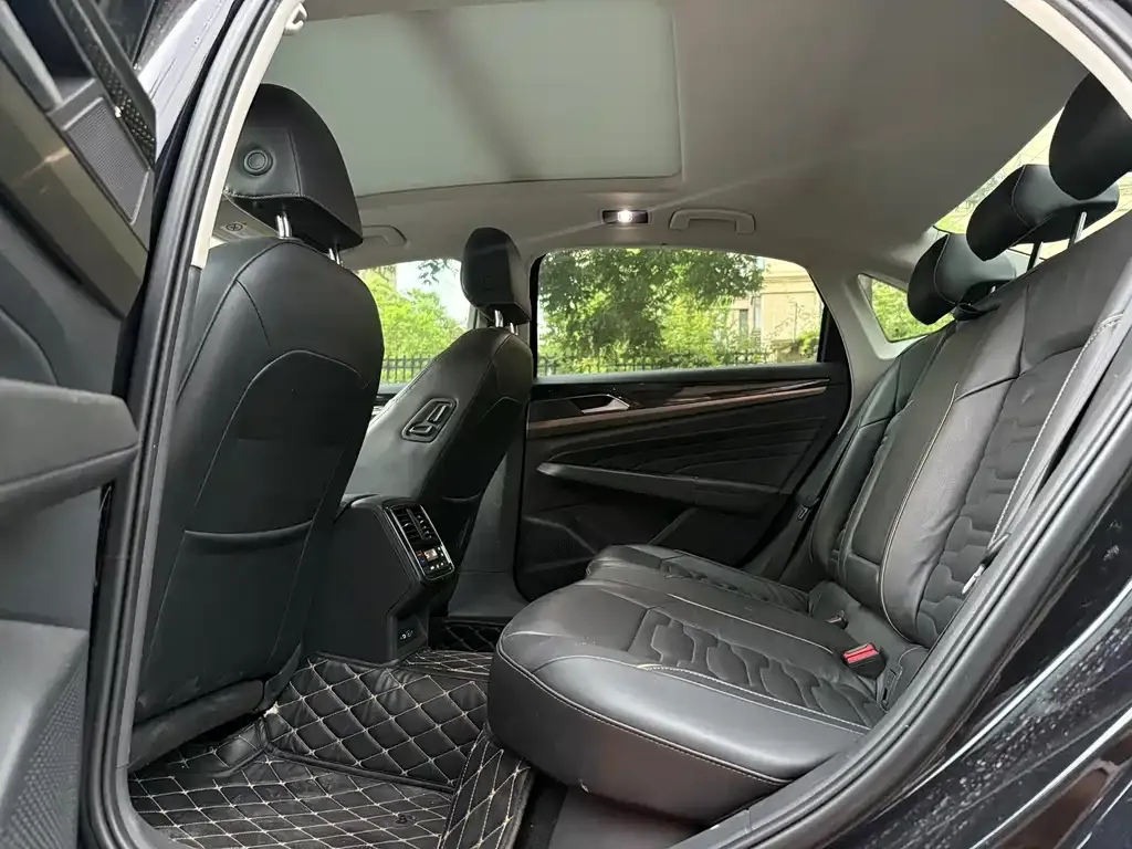 Volkswagen Passat — фото 6